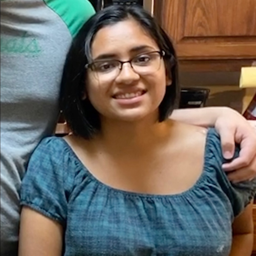 Meet your Posher, Lorena